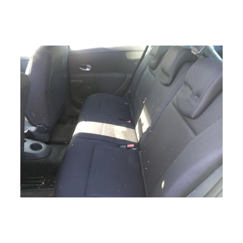 Feu arriere stop central RENAULT CLIO 3 PHASE 1 BREAK d’occasion