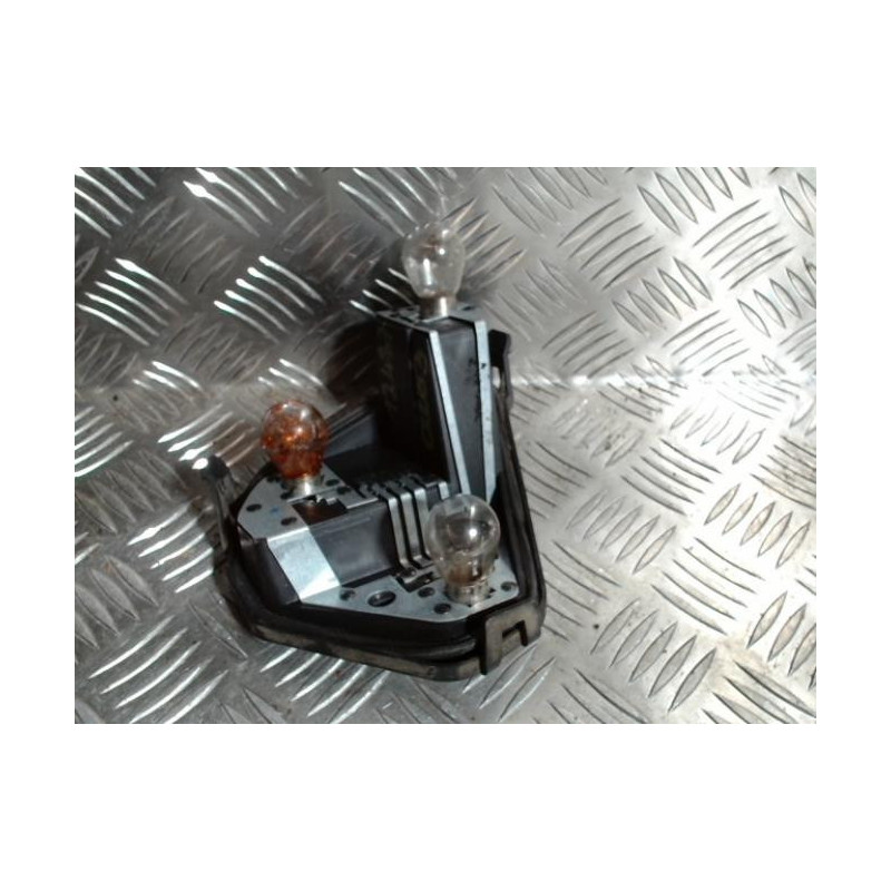 Platine feu arriere droit RENAULT CLIO 3 PHASE 1 BREAK d’occasion
