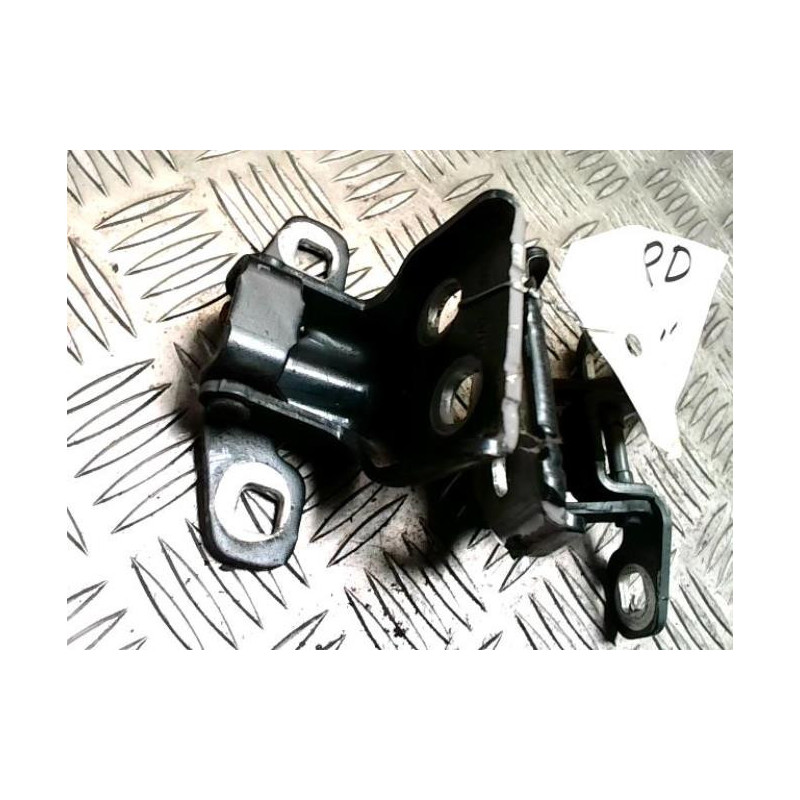 Charniere de porte arriere droit DACIA SANDERO 1 d’occasion