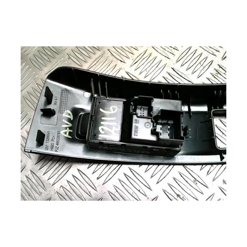 Interrupteur de leve vitre avant droit OPEL MERIVA B PHASE 1 d’occasion