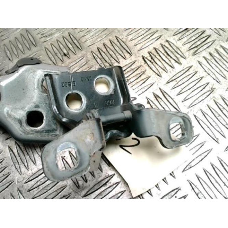 Charniere de porte arriere gauche DACIA SANDERO 1 d’occasion