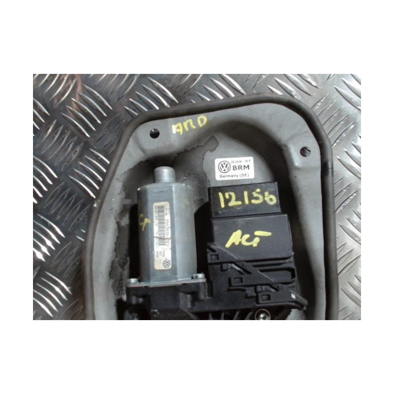 Leve vitre electrique arriere droit VOLKSWAGEN GOLF 5 d’occasion