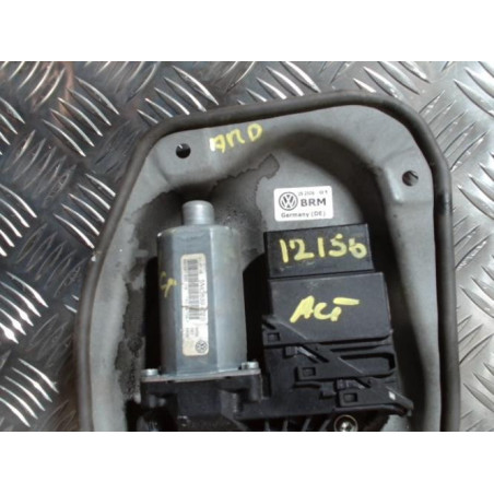 Leve vitre electrique arriere droit VOLKSWAGEN GOLF 5 d’occasion