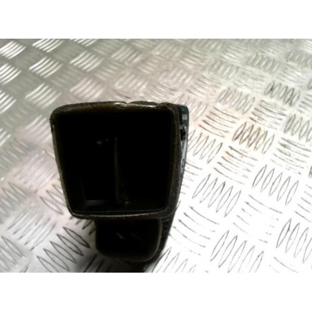 Aerateur tableau de bord avant gauche KIA VENGA PHASE 1 d’occasion
