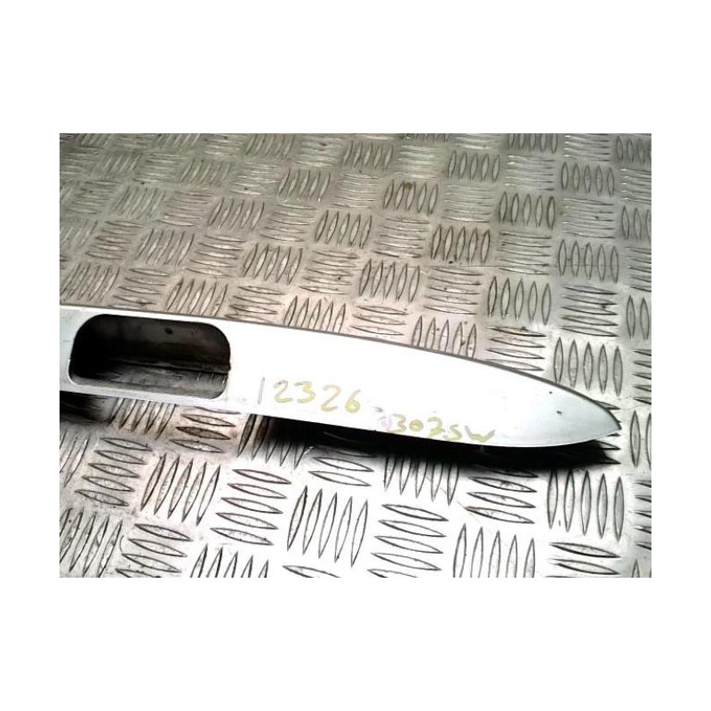 Baguette de coffre PEUGEOT 307 PHASE 2 BREAK d’occasion
