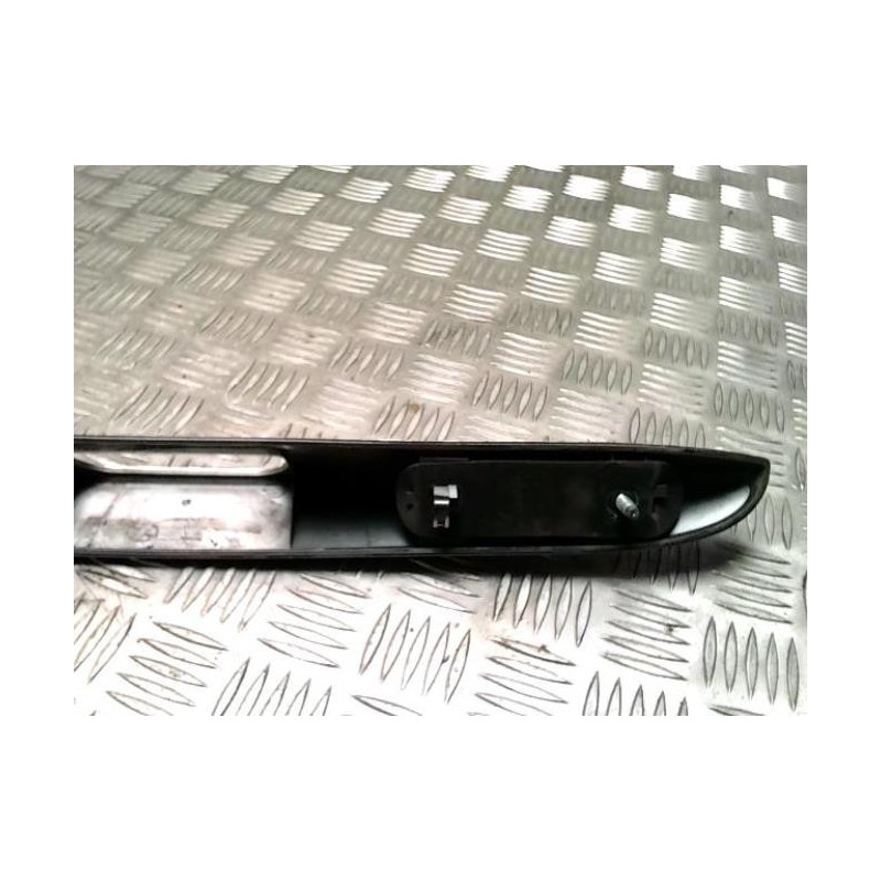 Baguette de coffre PEUGEOT 307 PHASE 2 BREAK d’occasion