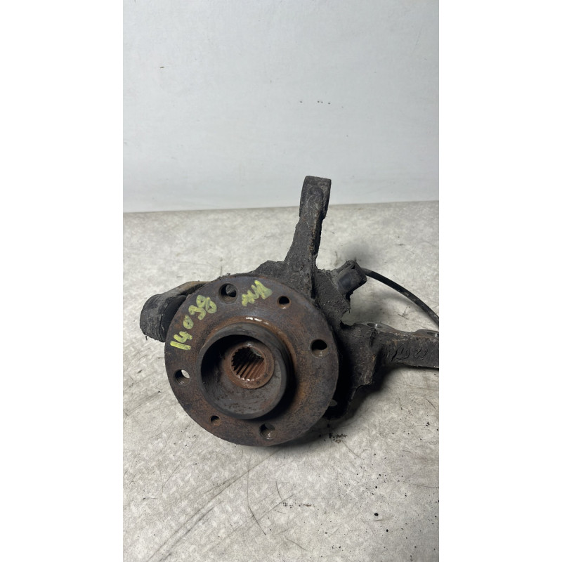 Moyeu avant droit RENAULT KANGOO 1 PHASE 1 d’occasion