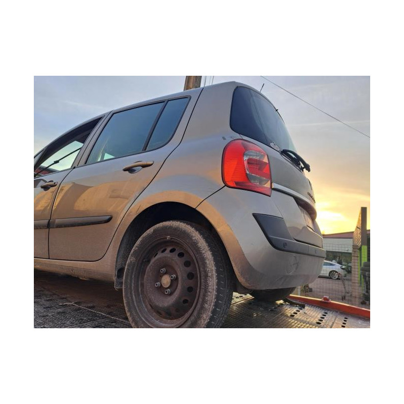 Vitre avant droit RENAULT MODUS PHASE 1 d’occasion