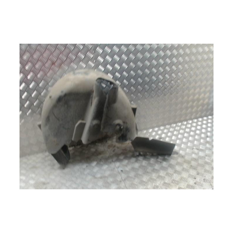 Pare boue arriere droit RENAULT CLIO 3 PHASE 1 BREAK d’occasion