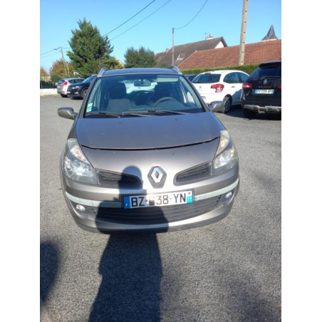 Cache sous moteur RENAULT CLIO 3 PHASE 1 BREAK d’occasion