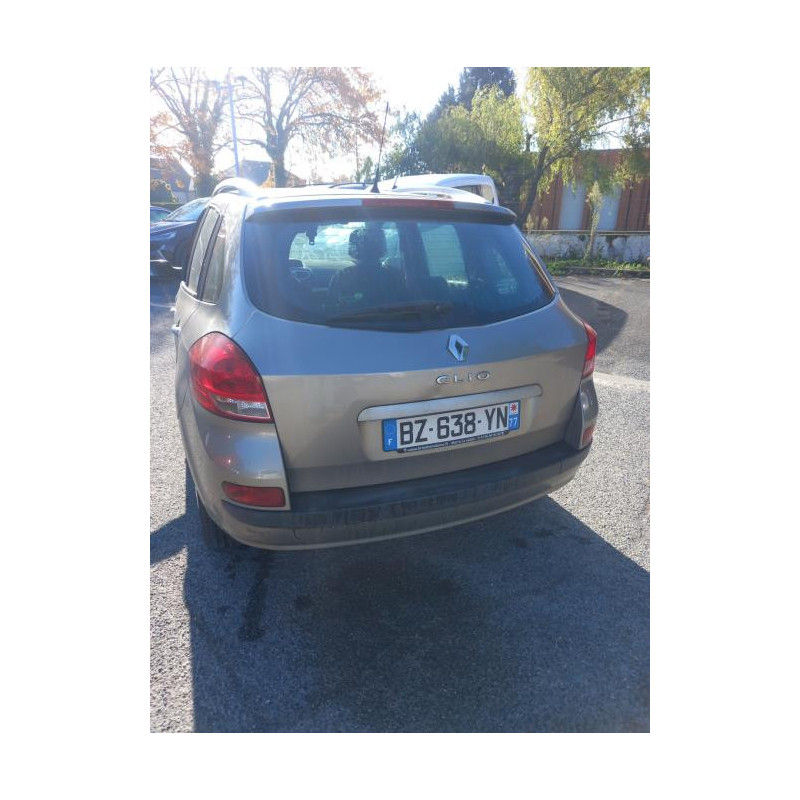 Cache sous moteur RENAULT CLIO 3 PHASE 1 BREAK d’occasion