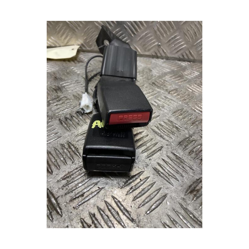Attache ceinture arriere droit NISSAN QASHQAI 1 PHASE 2 d’occasion