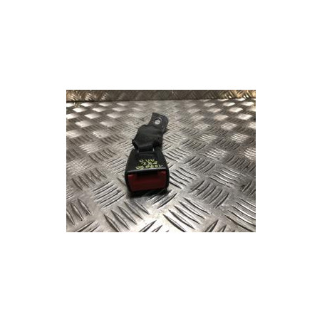 Attache ceinture arriere droit BMW SERIE 1 E82 COUPE d’occasion