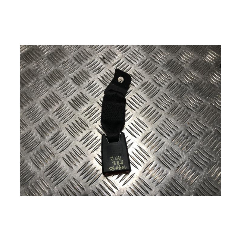 Attache ceinture arriere droit BMW SERIE 1 E82 COUPE d’occasion