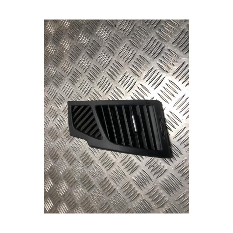 Aerateur tableau de bord avant gauche BMW SERIE 1 E82 COUPE d’occasion