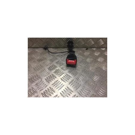 Attache ceinture arriere droit AUDI A1 1 PHASE 1 d’occasion