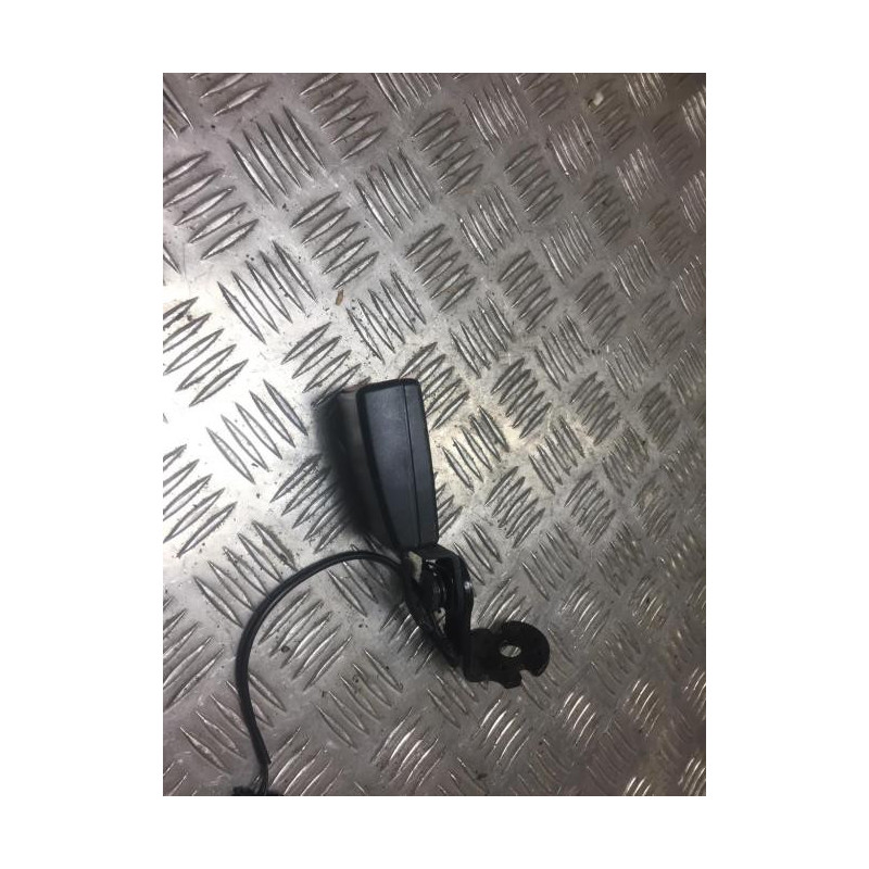 Attache ceinture arriere droit AUDI A1 1 PHASE 1 d’occasion