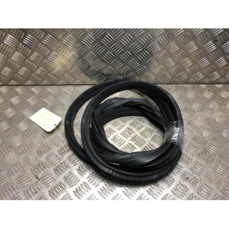 Joint de porte avant droite RENAULT CAPTUR 2 d’occasion