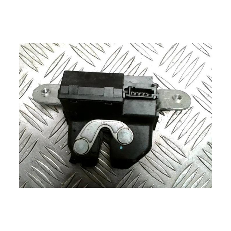 Serrure de coffre OPEL CORSA D PHASE 1 d’occasion