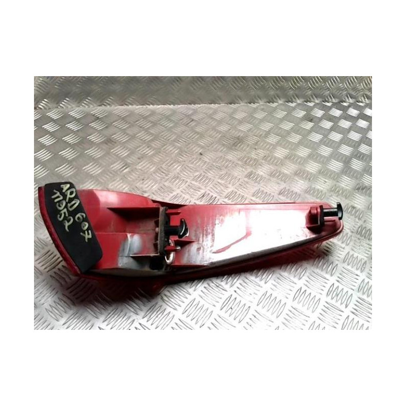 Feu arriere principal droit (feux) PEUGEOT 607 PHASE 1 d’occasion