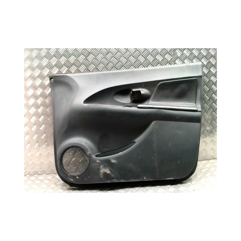 Panneau de porte avant droit TOYOTA URBAN CRUISER d’occasion