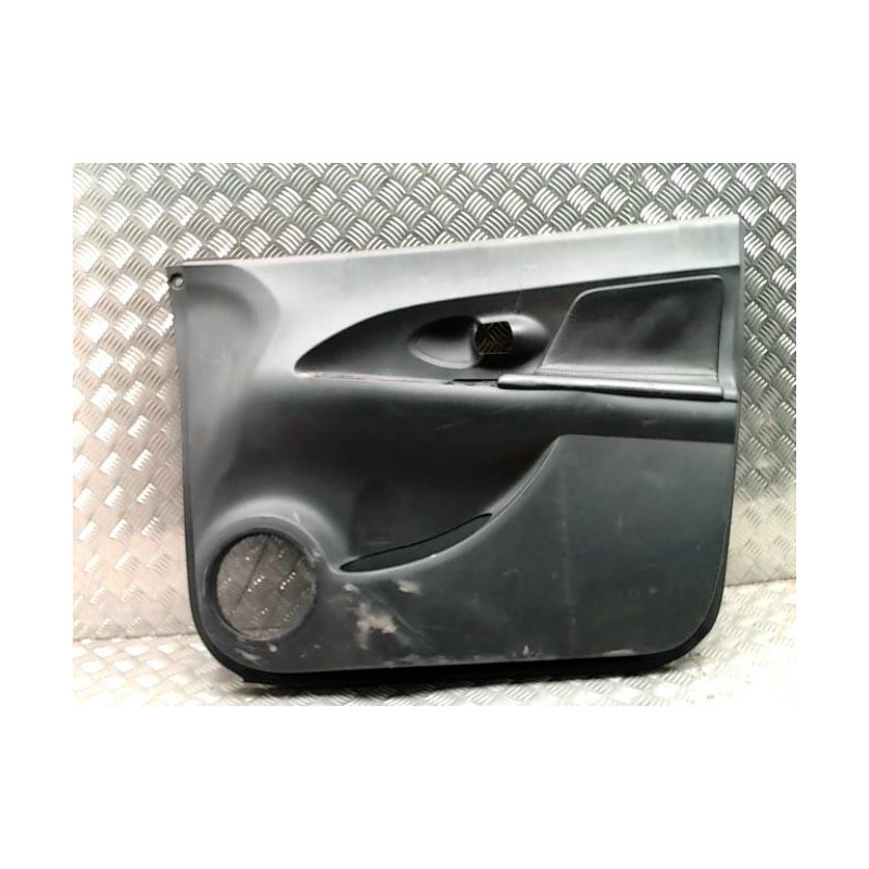 Panneau de porte avant droit TOYOTA URBAN CRUISER d’occasion