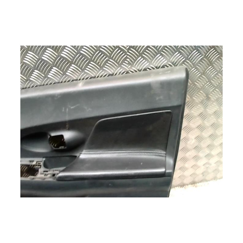 Panneau de porte avant droit TOYOTA URBAN CRUISER d’occasion