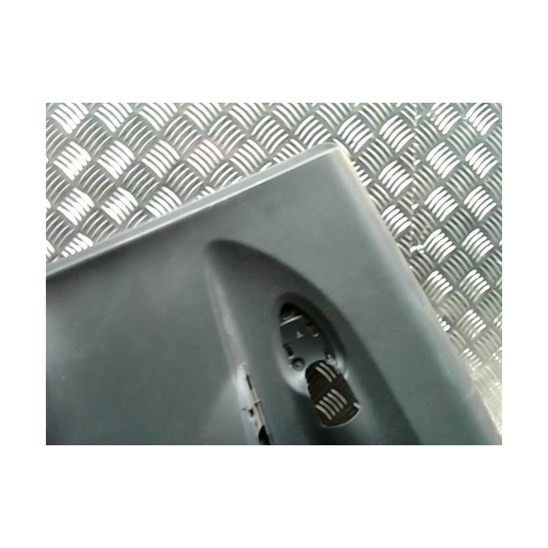 Panneau de porte arriere droit TOYOTA URBAN CRUISER d’occasion
