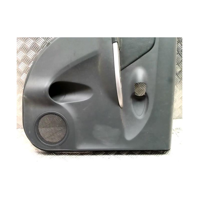 Panneau de porte arriere gauche TOYOTA URBAN CRUISER d’occasion