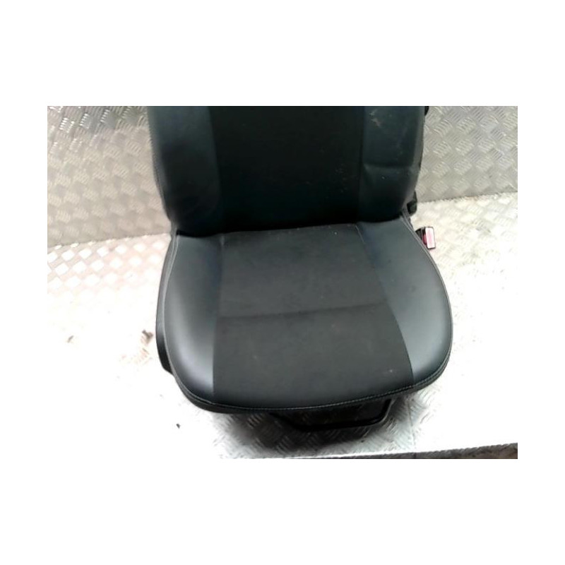Siege avant droit DACIA SANDERO 1 d’occasion