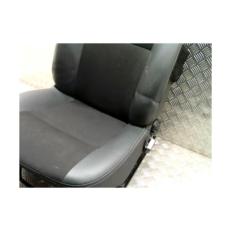 Siege avant droit DACIA SANDERO 1 d’occasion