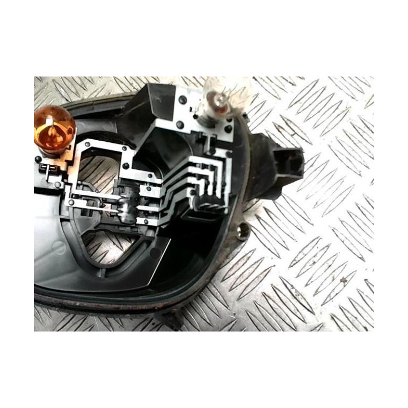 Platine feu arriere droit PEUGEOT 208 1 PHASE 2 d’occasion