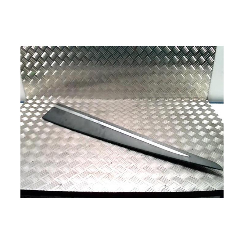 Baguette de porte avant gauche RENAULT CLIO 4 PHASE 1 d’occasion