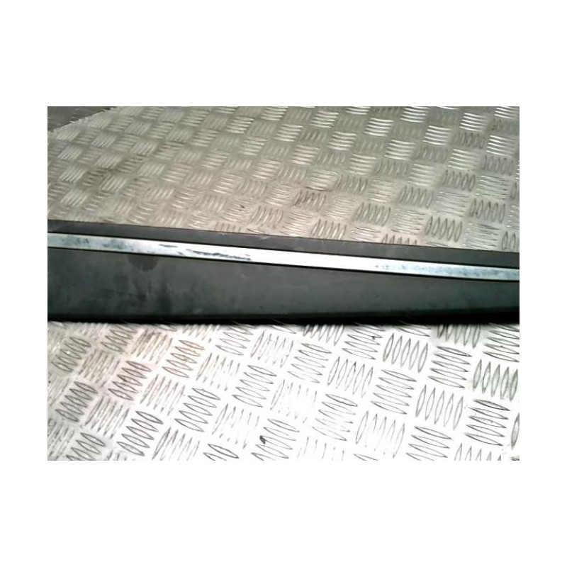 Baguette de porte avant gauche RENAULT CLIO 4 PHASE 1 d’occasion