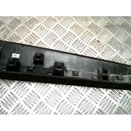 Baguette de porte avant gauche RENAULT CLIO 4 PHASE 1 d’occasion