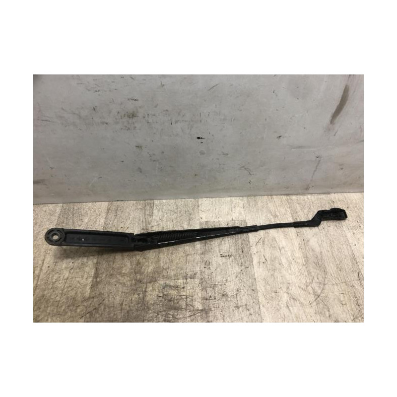 Bras essuie glace avant gauche VOLKSWAGEN POLO 6 PHASE 1 d’occasion