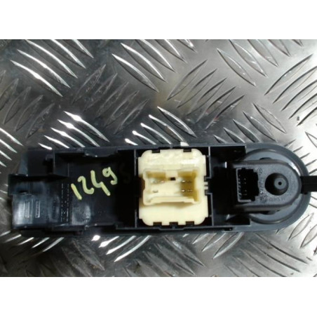 Interrupteur de leve vitre avant gauche RENAULT CLIO 4 PHASE 1 d’occasion