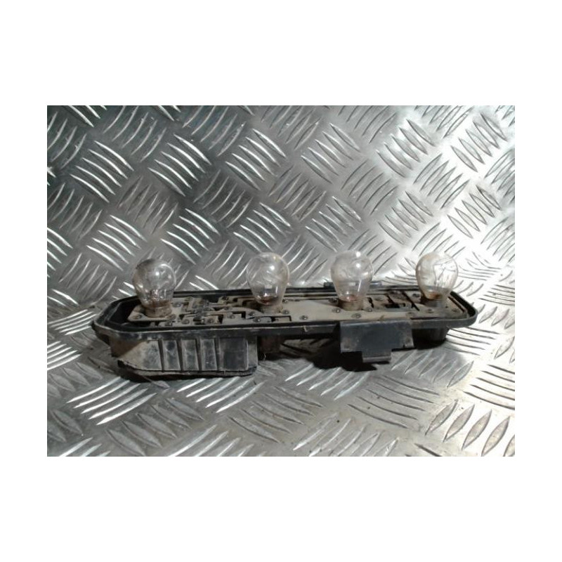 Platine feu arriere droit RENAULT CLIO 2 PHASE 1 d’occasion