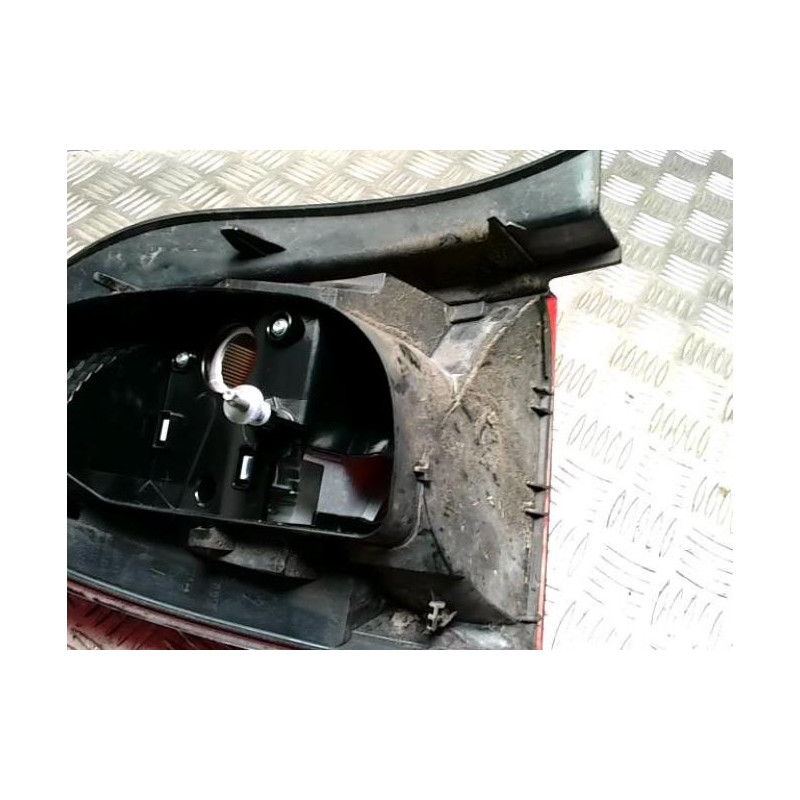 Feu arriere principal droit (feux) RENAULT TWINGO 2 PHASE 2 d’occasion