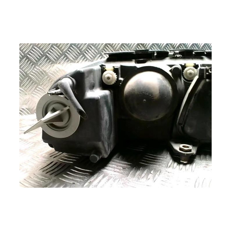 Optique avant principal gauche (feux)(phare) VOLKSWAGEN PASSAT 4 PHASE 2 d’occasion