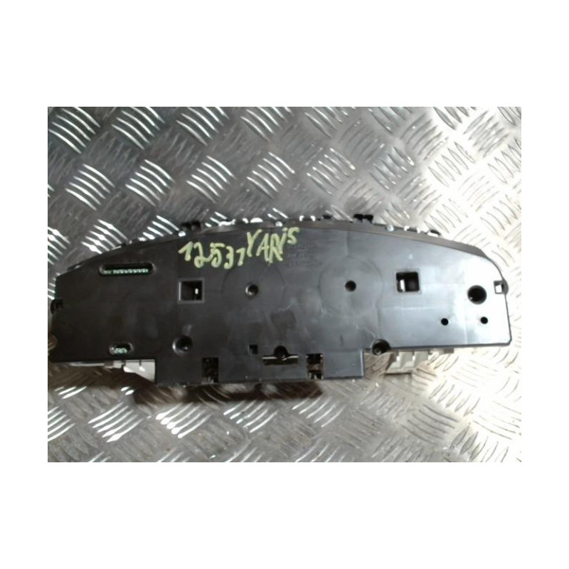 Compteur TOYOTA YARIS 2 PHASE 2 d’occasion