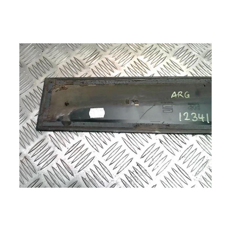 Baguette de porte arriere gauche  SEAT ARONA PHASE 1 d’occasion