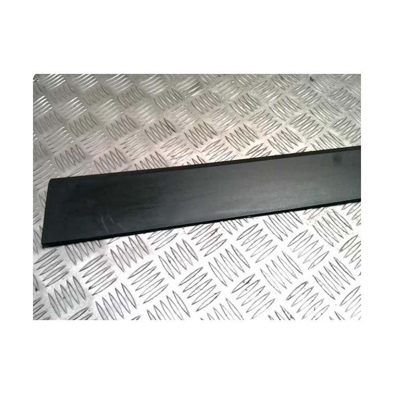 Baguette de porte avant droite SEAT ARONA PHASE 1 d’occasion