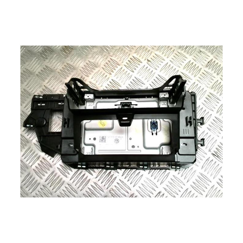 Ecran GPS VOLKSWAGEN POLO 6 PHASE 1 d’occasion