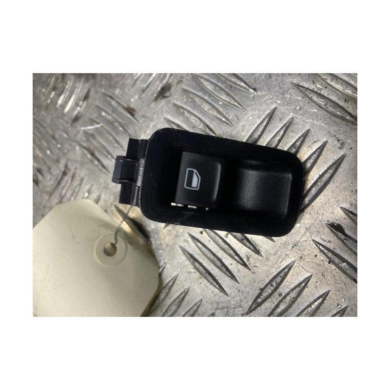 Interrupteur de leve vitre avant droit VOLKSWAGEN POLO 5 PHASE 2 d’occasion