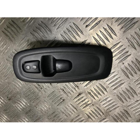 Interrupteur de leve vitre avant droit RENAULT KADJAR PHASE 1 d’occasion