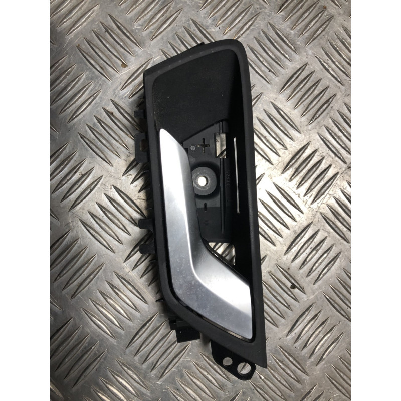 Poignee interieur avant droit FORD FOCUS 4 PHASE 1 d’occasion
