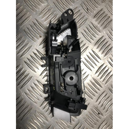 Poignee interieur avant droit FORD FOCUS 4 PHASE 1 d’occasion