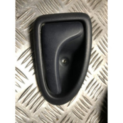 Poignee interieur avant gauche RENAULT CLIO 2 PHASE 1 d’occasion