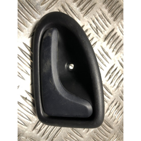 Poignee interieur avant droit RENAULT CLIO 2 PHASE 1 d’occasion
